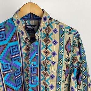 Vtg Wrangler Sz 16 1/2-35 Cowboy Cut Reg Fit X-Long Tail shirt Southwest Aztec